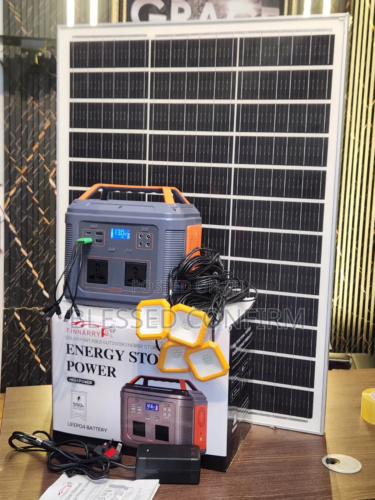 500W Solar Generator With 100W Charging Panel