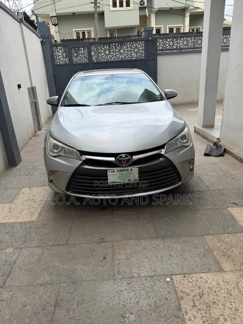 Toyota Camry 2016 Silver