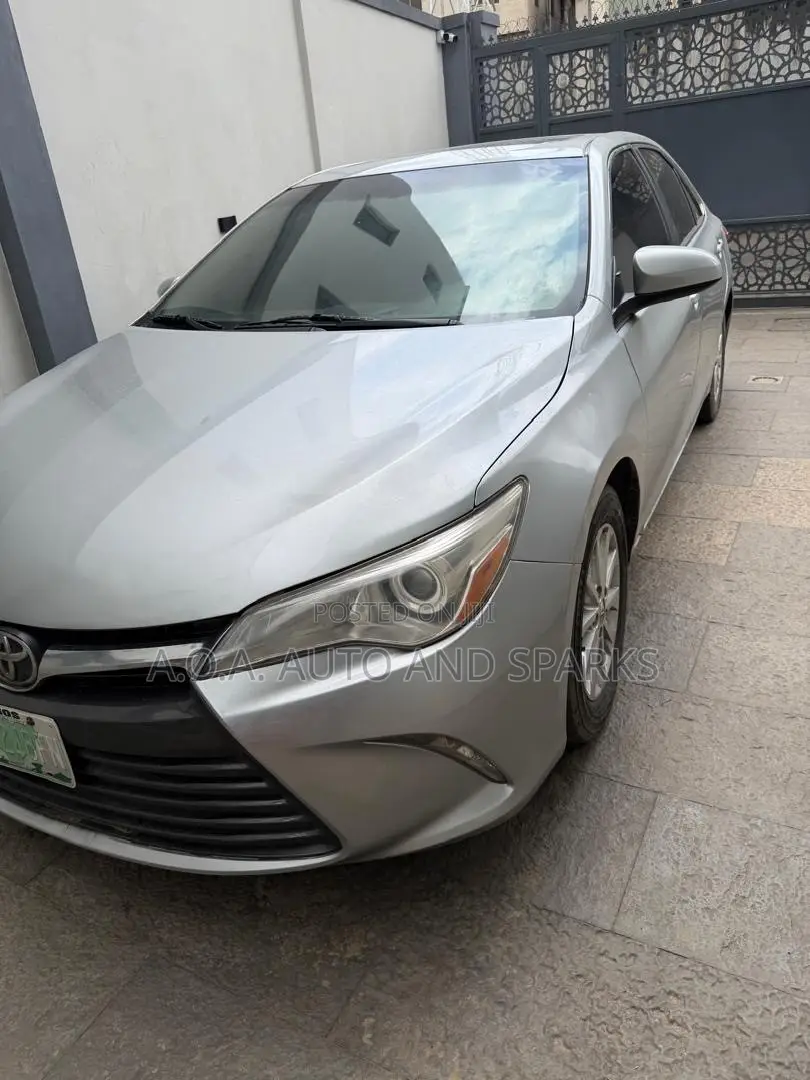 Toyota Camry 2016 Silver