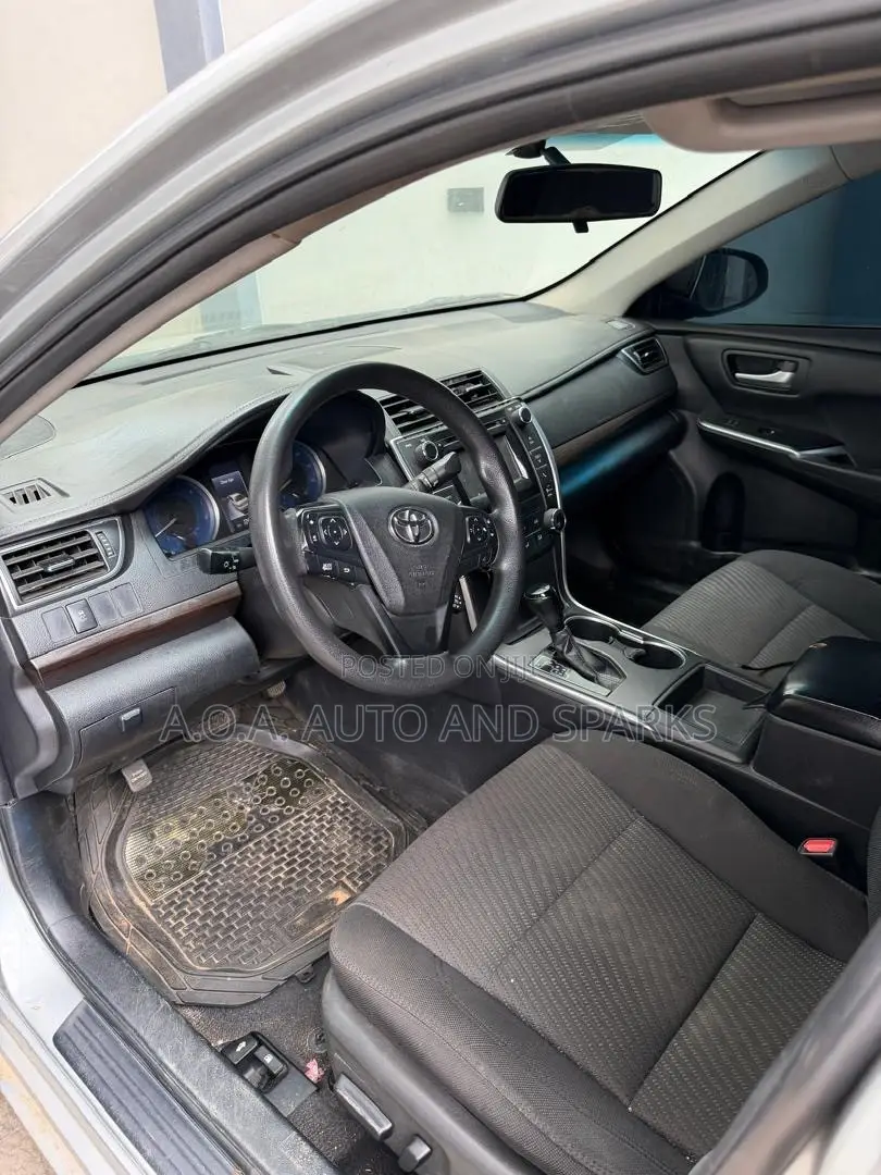 Toyota Camry 2016 Silver