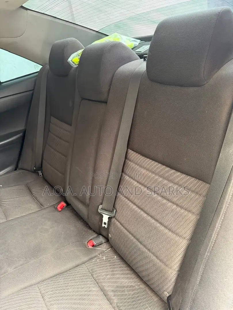 Toyota Camry 2016 Silver