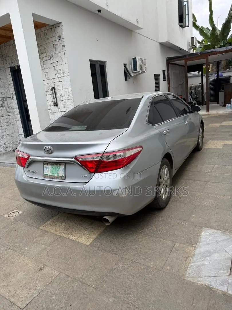 Toyota Camry 2016 Silver
