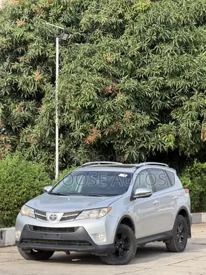 Toyota RAV4 XLE 4dr SUV (2.5L 4cyl 6A) 2015 Silver