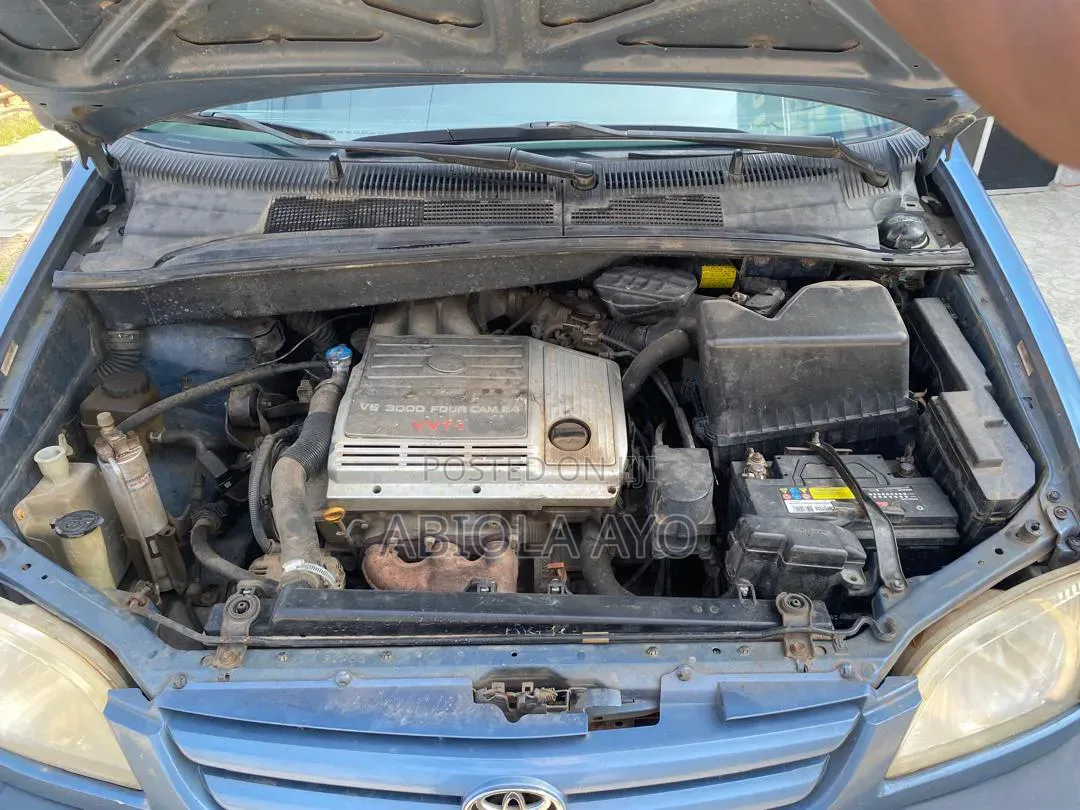 Toyota Sienna 2000 Blue