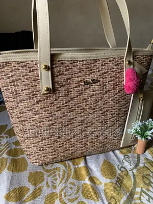 Chic Totes Spacious and Durable to Fit Your Daily Essentials