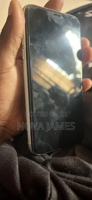 Apple iPhone 11 64 GB