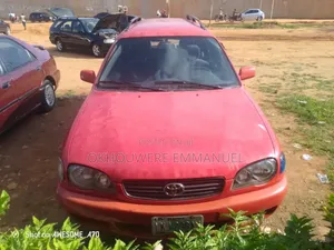 Toyota Corolla 2000 Red