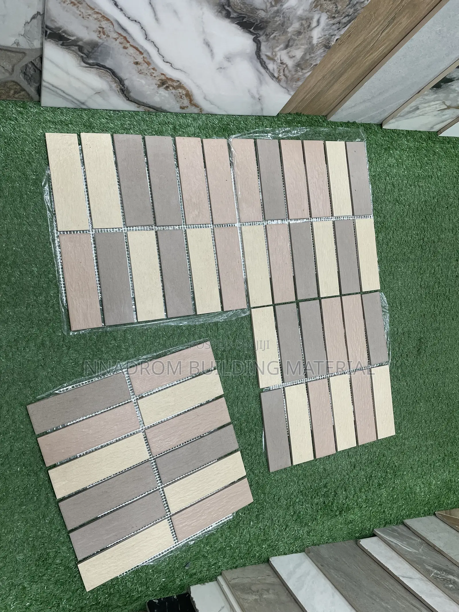 30/30 Beige Mixture Mosaic Bricks