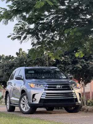 Toyota Highlander Limited V6 4x4 (3.5L 6cyl 6A) 2016 Silver