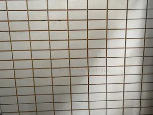 2/4 Light Grey Mosaic Bricks