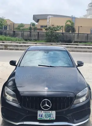 Mercedes-Benz C300 Luxury 4dr AWD 4Matic Sedan (2.0L 4cyl 7A) 2015 Black