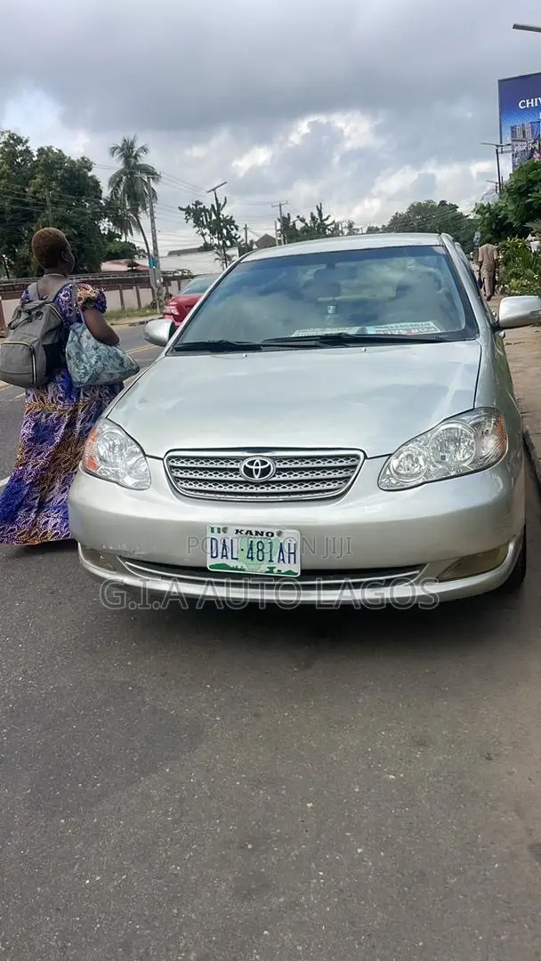 Toyota Corolla LE 2005 Silver