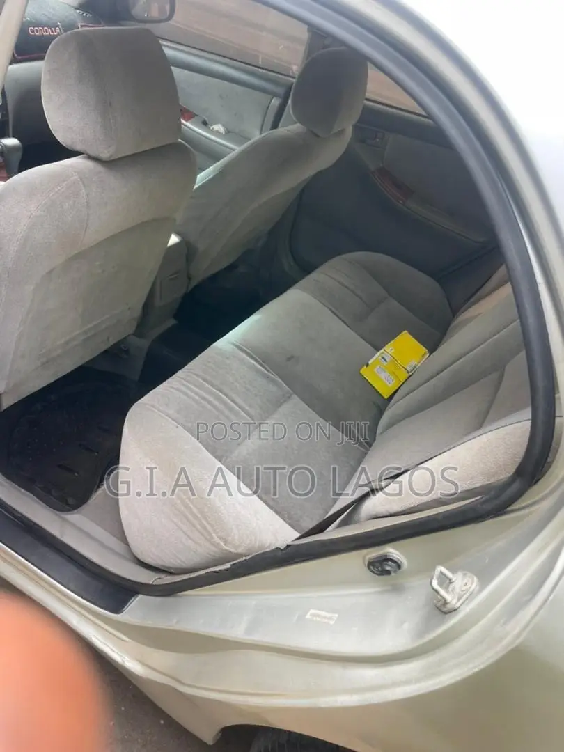 Toyota Corolla LE 2005 Silver