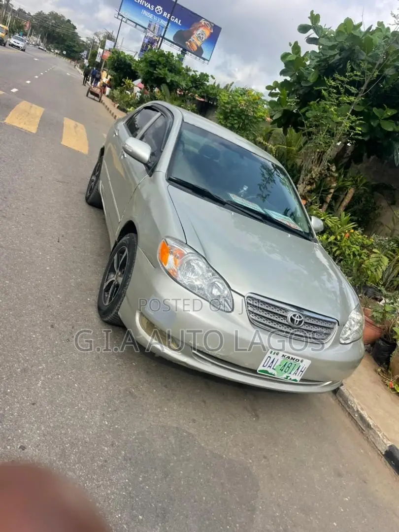 Toyota Corolla LE 2005 Silver