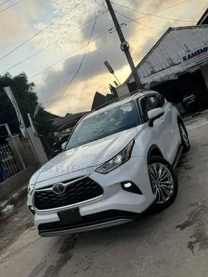 Toyota Highlander Platinum AWD 2023 White