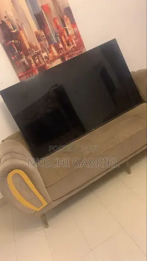 Used Hisense 65inch Smart TV(faulty Screen)