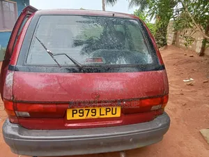 Toyota TownAce 1996 Red