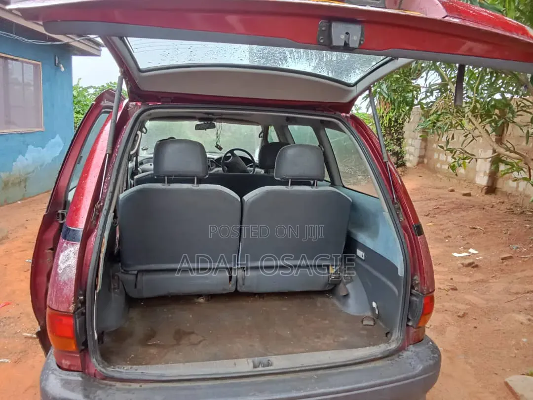 Toyota TownAce 1996 Red