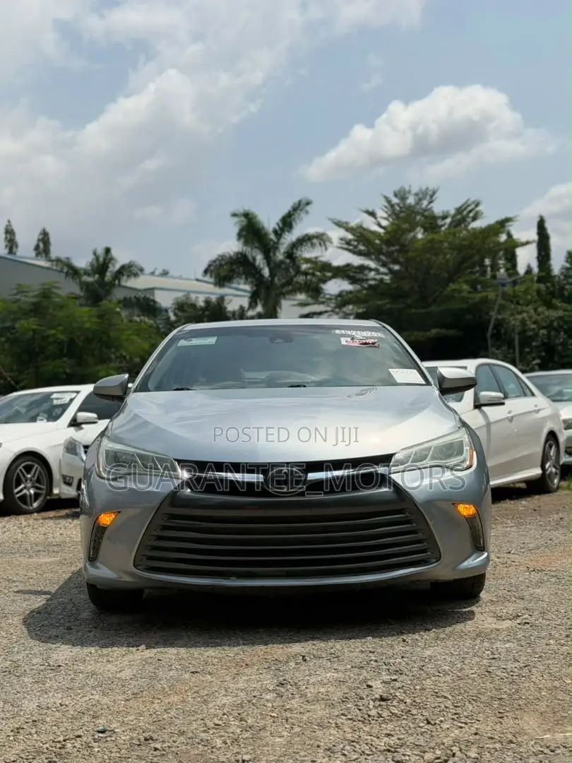 Toyota Camry 2015 Silver