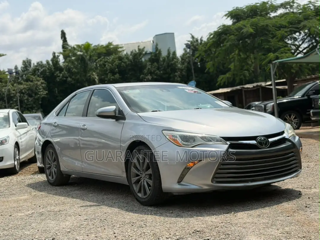 Toyota Camry 2015 Silver