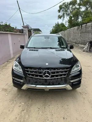 Mercedes-Benz M Class ML350 4MATIC 4dr SUV AWD (3.5L 6cyl 7A) 2015 Black
