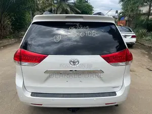 Toyota Sienna 2012 White