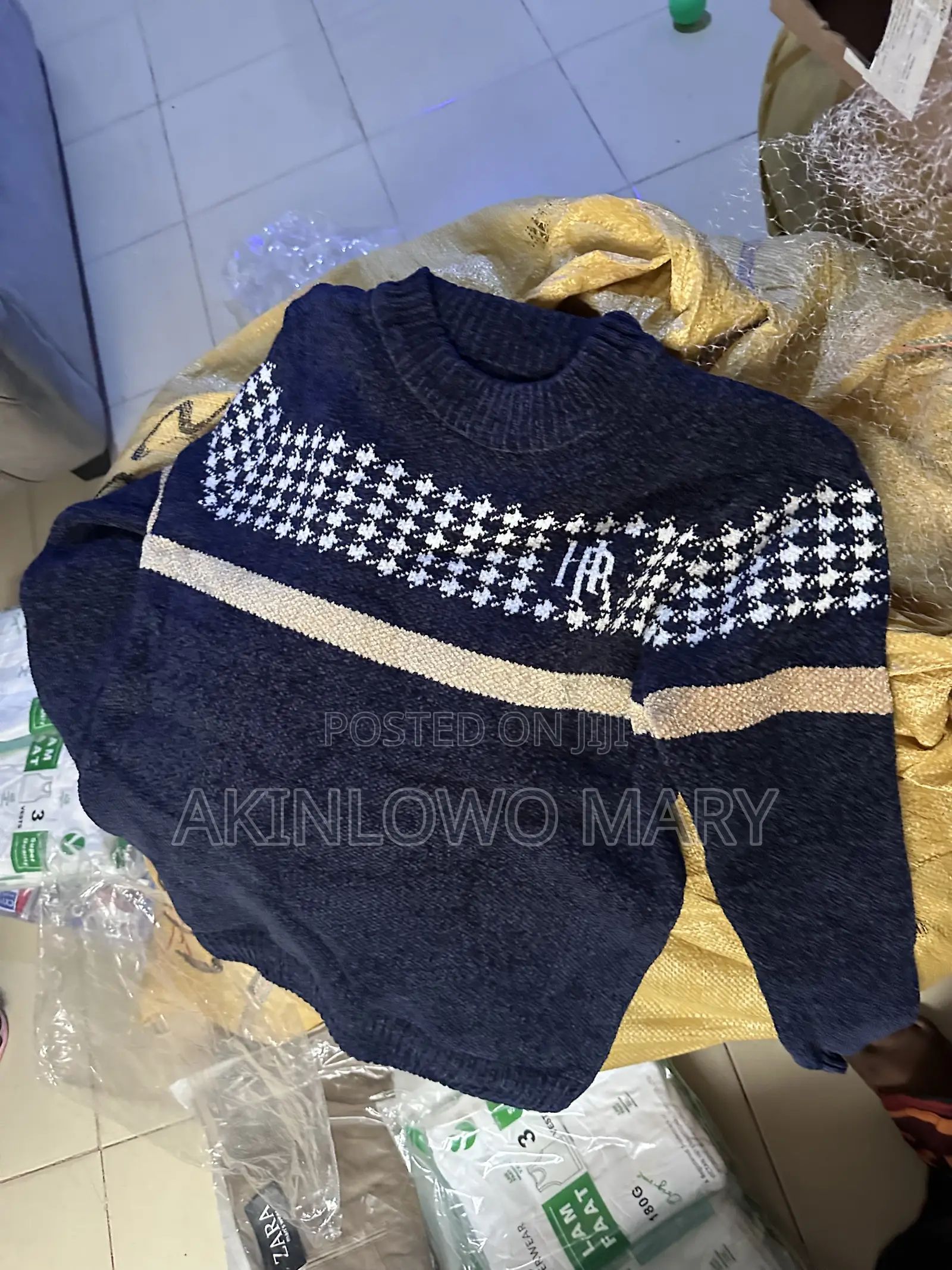 Sweatshirt