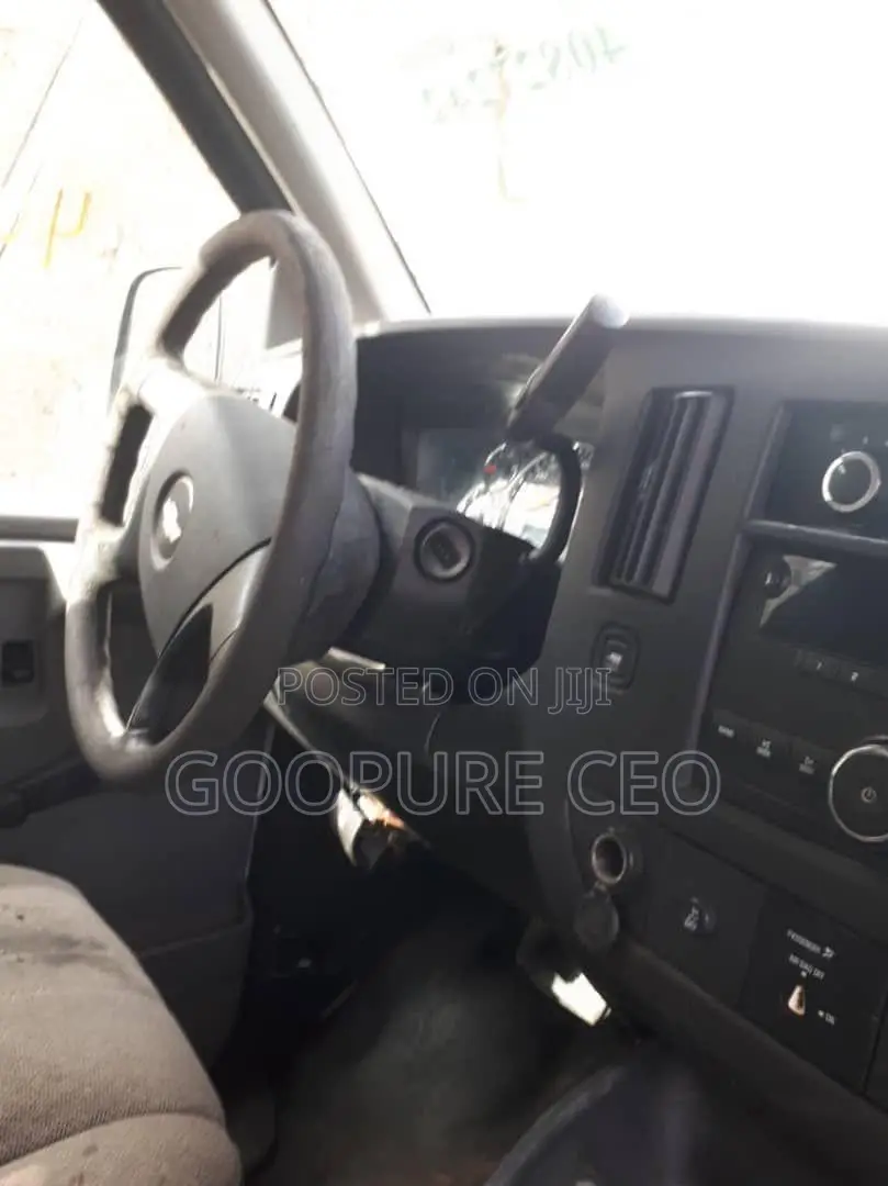 Chevrolet Express 2500 2012 White