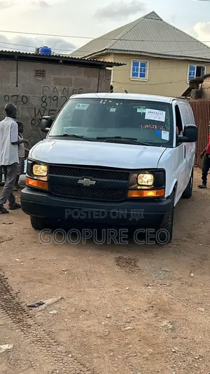 Chevrolet Express 2500 2012 White