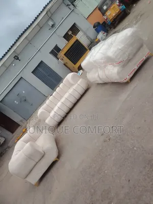 Brand New Top Quality Modern Design 7 Seaters Padded Sofa Set (3,2,1,1