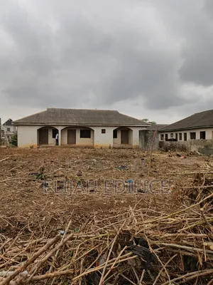 3bdrm Block of Flats in Oshotta, Ijede / Ikorodu for sale