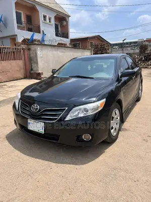 Toyota Camry LE 4dr Sedan (2.5L 4cyl 6A) 2011 Black