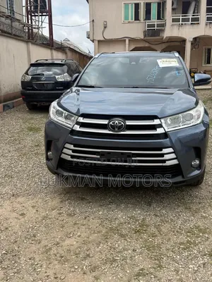 Toyota Highlander 2018 Blue