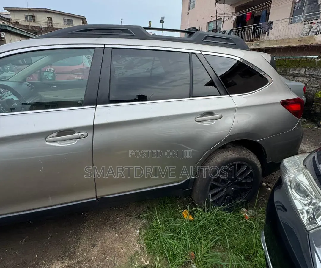 Subaru Outback 2016 Gold