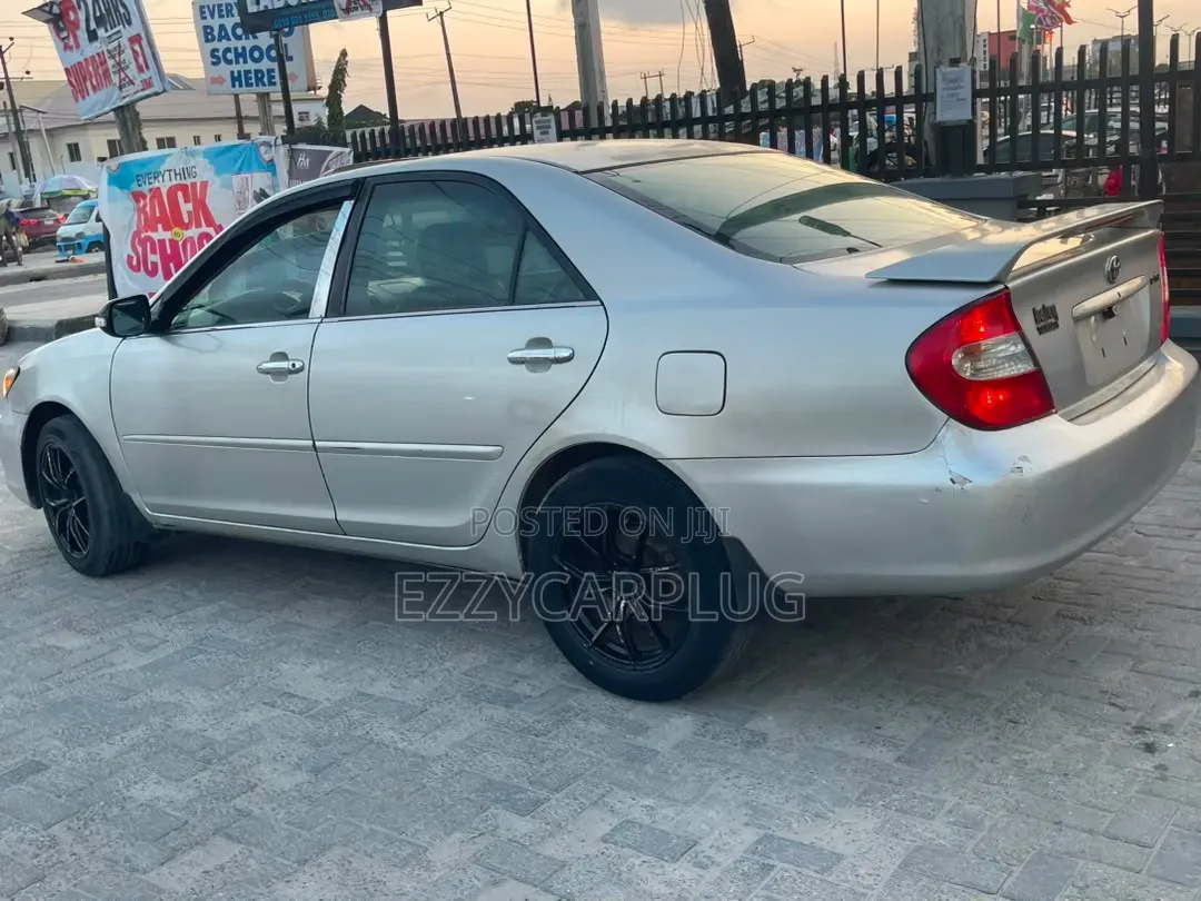 Toyota Camry 2004 Silver