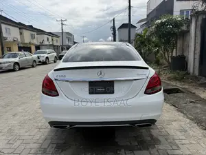 Mercedes-Benz C300 Luxury 4matic Sedan AWD (2.0L 4cyl 7A) 2017 White