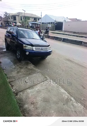 Toyota Highlander 2004 Blue