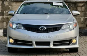 Toyota Camry XLE V6 4dr Sedan (3.5L 6cyl 6A) 2013 Silver