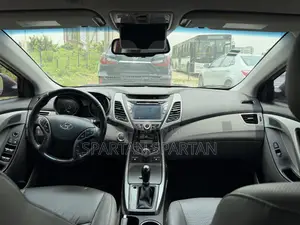 Hyundai Elantra 2014 Red