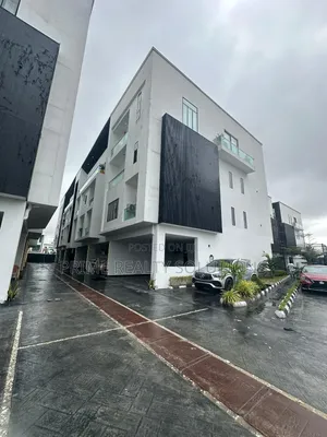 Furnished 4bdrm Penthouse in Lekki Phase 1 for sale