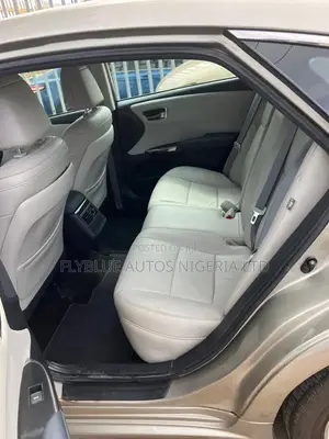 Toyota Avalon XLE 4dr Sedan (3.5L 6cyl 6A) 2015 Gold