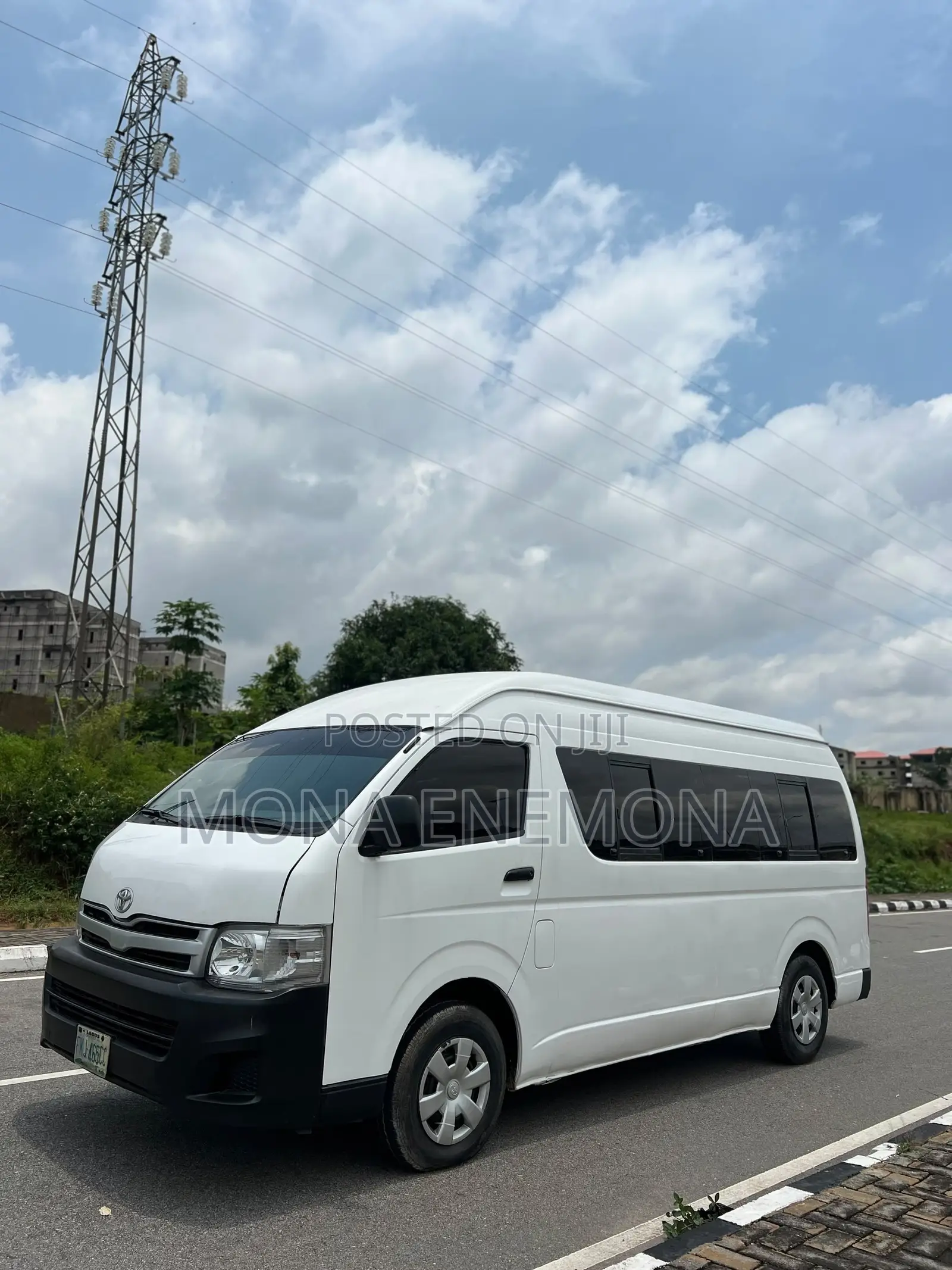 Toyota HiAce 2016 White