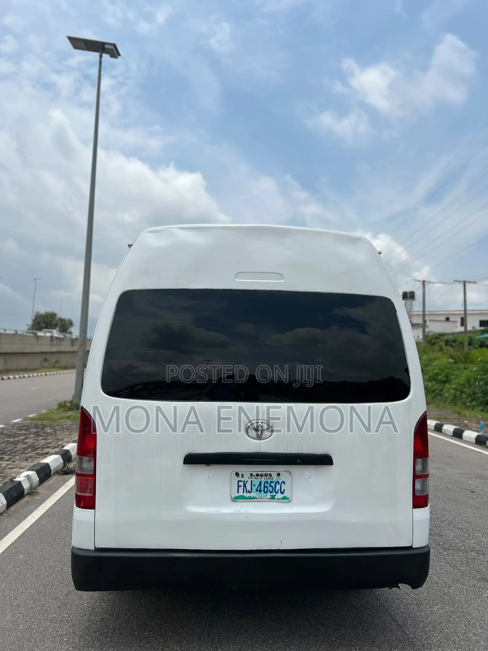 Toyota HiAce 2016 White
