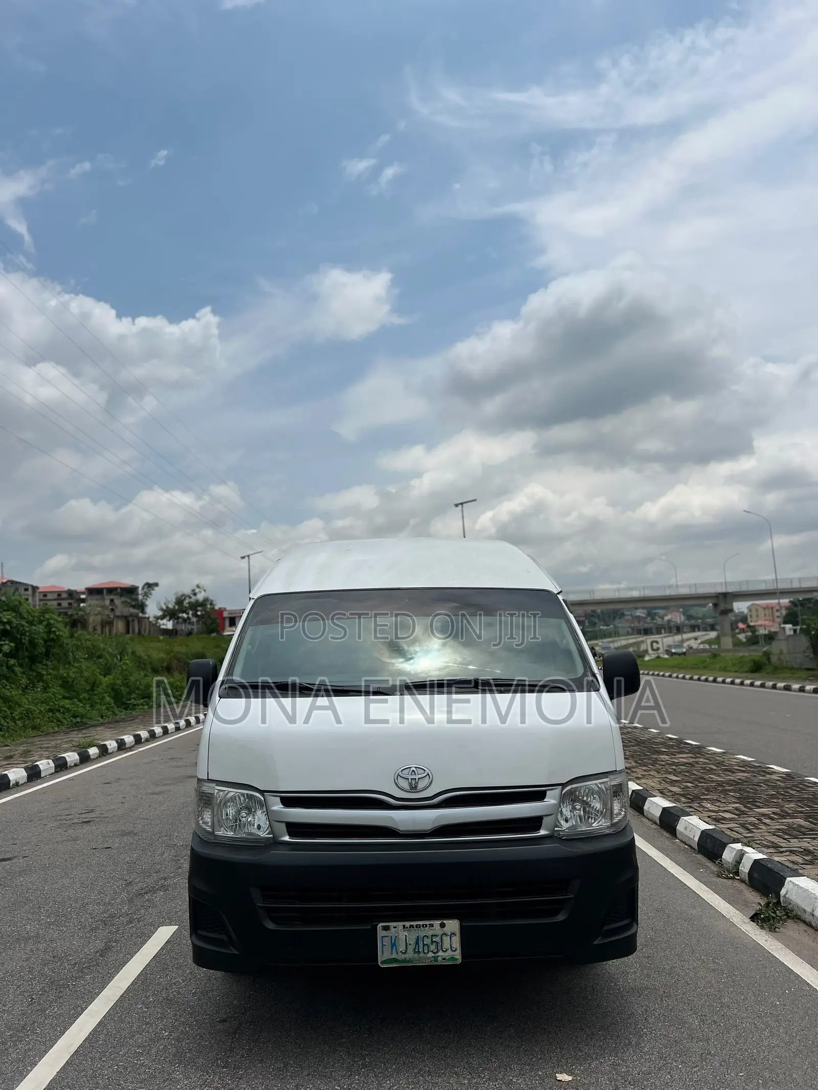 Toyota HiAce 2016 White