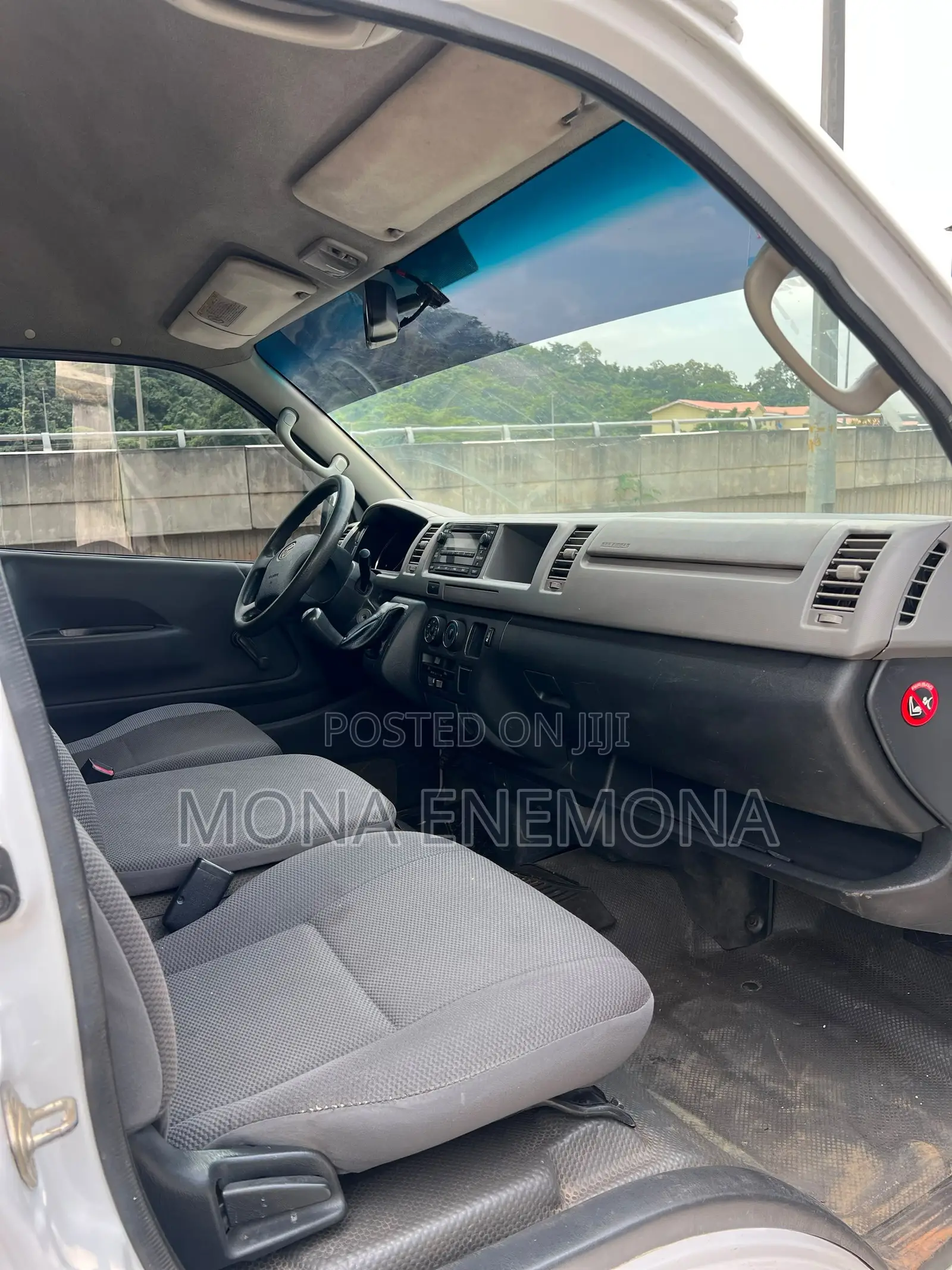 Toyota HiAce 2016 White