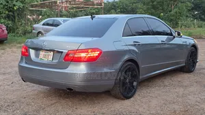 Mercedes-Benz E350 Base 4Matic Sedan AWD (3.5L 6cyl 7A) 2010 Gray