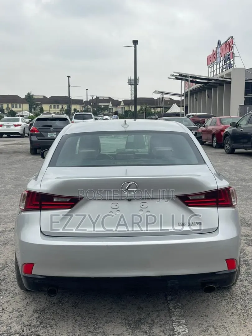 Lexus IS 2017 Silver