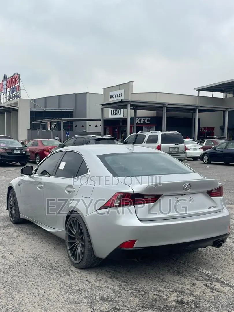 Lexus IS 2017 Silver