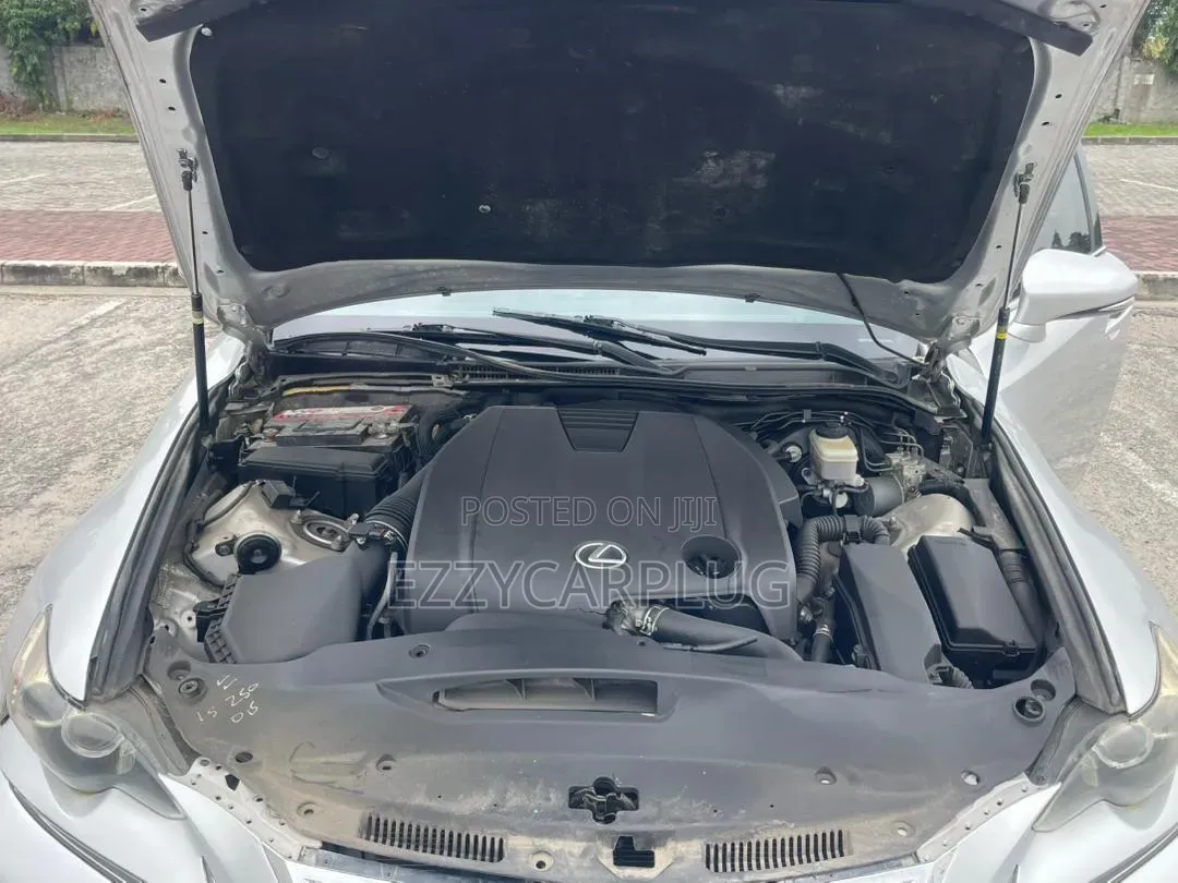 Lexus IS 2017 Silver