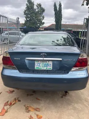 Toyota Camry LE 4dr Sedan (2.4L 4cyl 5A) 2005 Blue